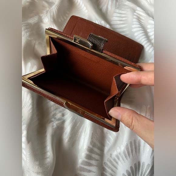 Louis Vuitton Wallet - Picture 9 of 16